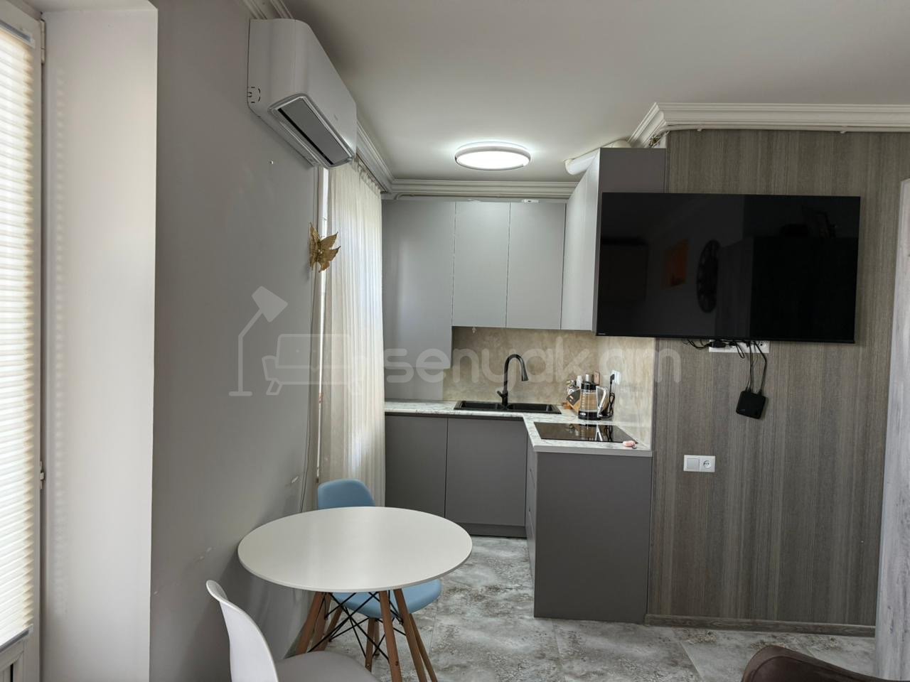 1 Սենյականոց Բնակարան Քարե Շենքում, 36քմ, 5/5 հարկ, Դիզայներական Վերանորոգված