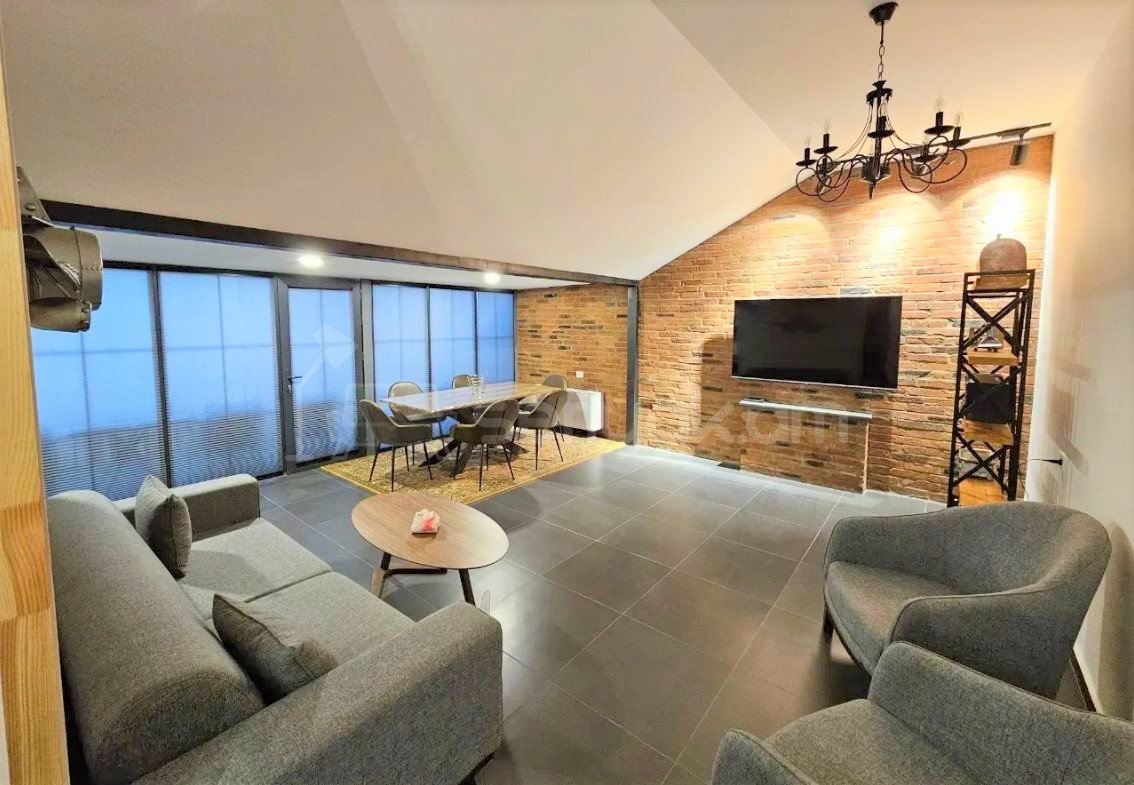 3 Սենյականոց Բնակարան Քարե Շենքում, 101քմ, 5/5 հարկ, Դիզայներական Վերանորոգված, Կահավորված, Արևկող