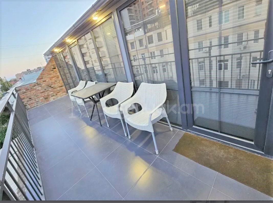 3 Սենյականոց Բնակարան Քարե Շենքում, 101քմ, 5/5 հարկ, Դիզայներական Վերանորոգված, Կահավորված, Արևկող