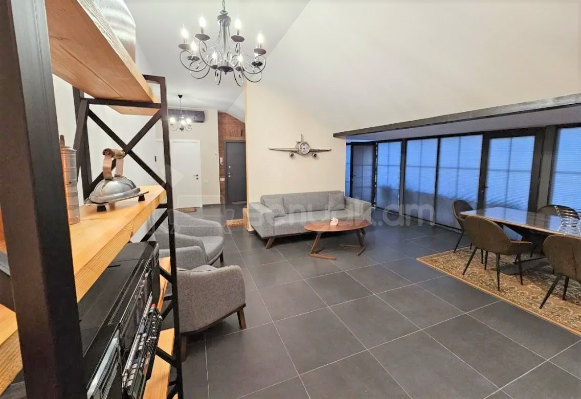 3 Սենյականոց Բնակարան Քարե Շենքում, 101քմ, 5/5 հարկ, Դիզայներական Վերանորոգված, Կահավորված, Արևկող