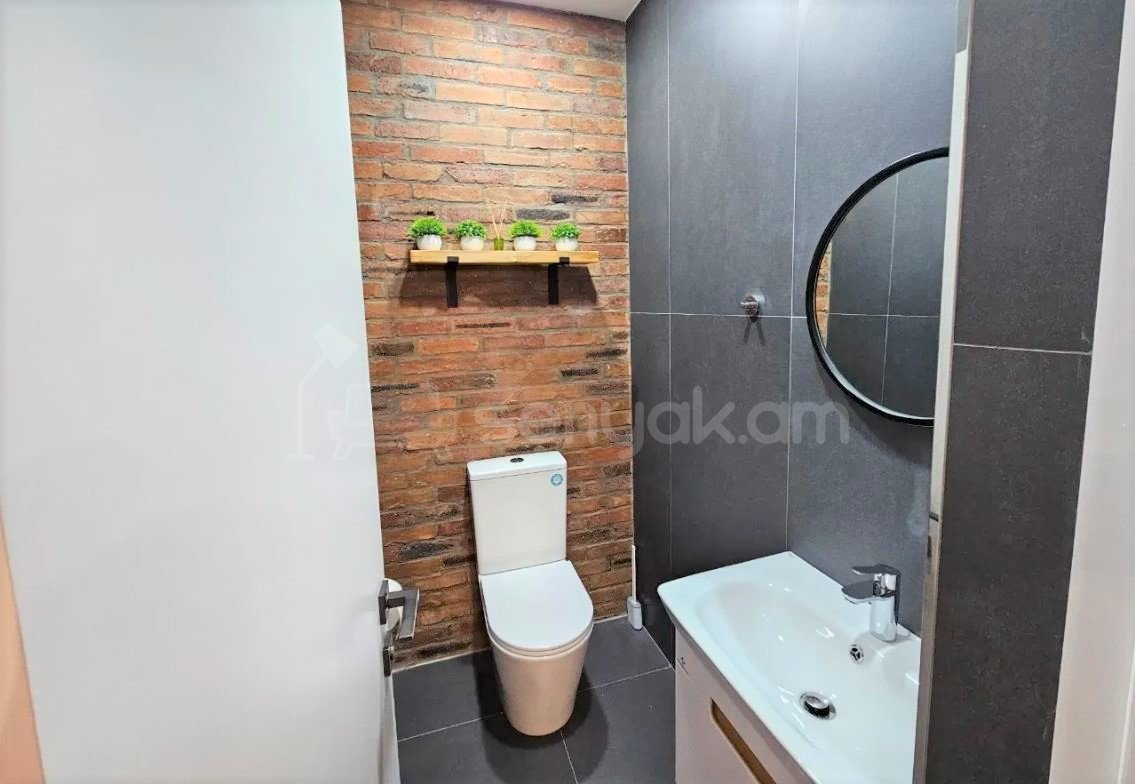 3 Սենյականոց Բնակարան Քարե Շենքում, 101քմ, 5/5 հարկ, Դիզայներական Վերանորոգված, Կահավորված, Արևկող