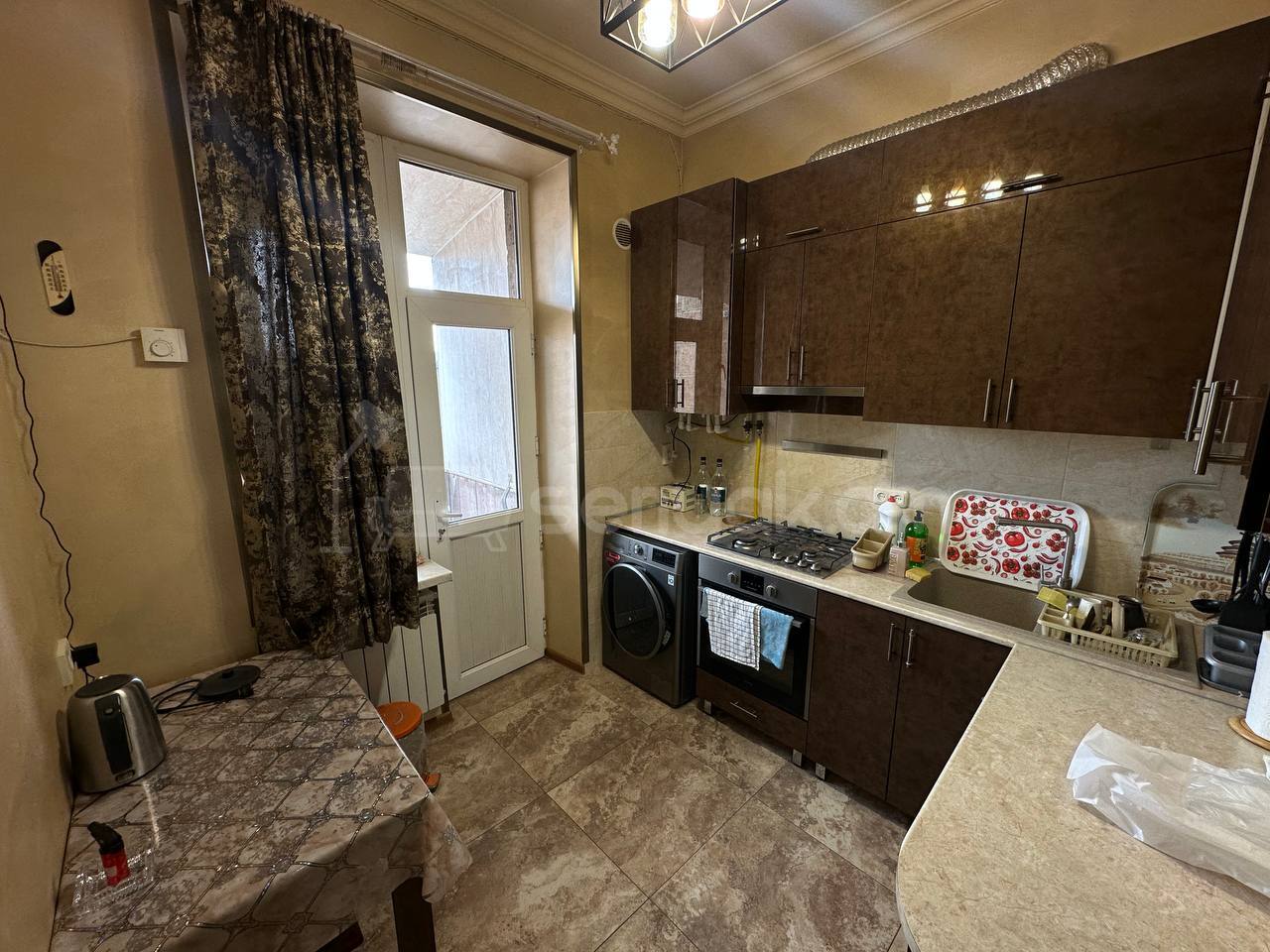 3 Սենյականոց Բնակարան Քարե Շենքում, 75քմ, 5/5 հարկ, Կապիտալ Վերանորոգված, Կահավորված, Արևկող