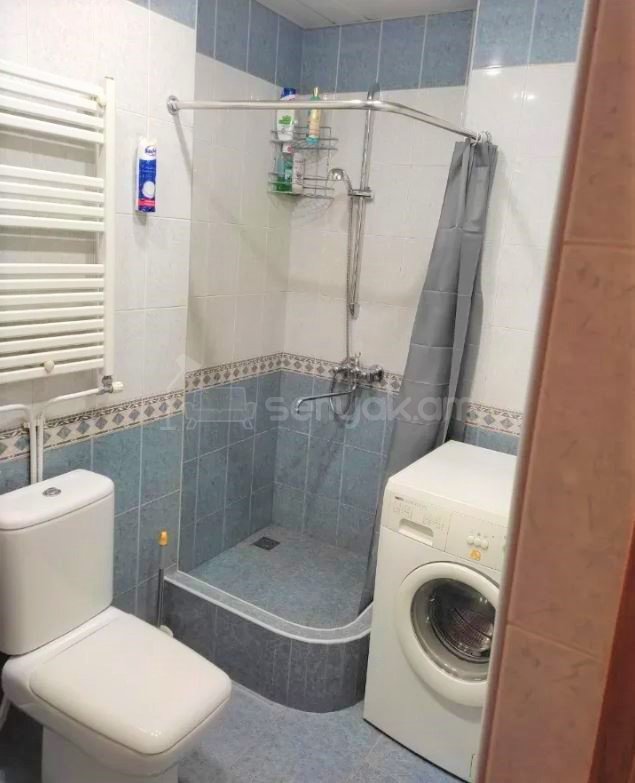 2 Սենյականոց Բնակարան Քարե Շենքում, 60քմ, 5/5 հարկ, Կապիտալ Վերանորոգված