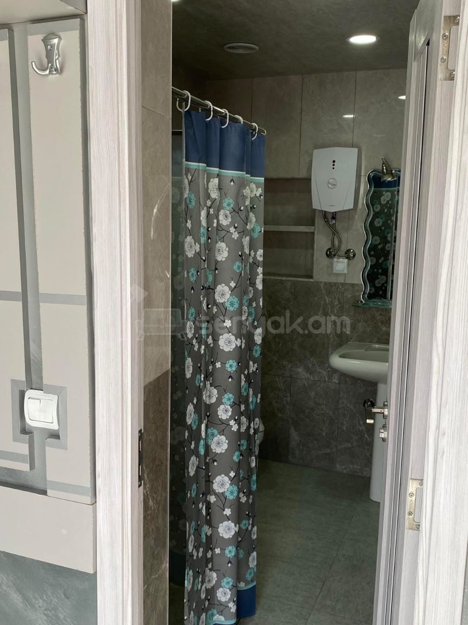 2 Սենյականոց Բնակարան Քարե Շենքում, 57քմ, 1/1 հարկ, Կապիտալ Վերանորոգված, Կահավորված