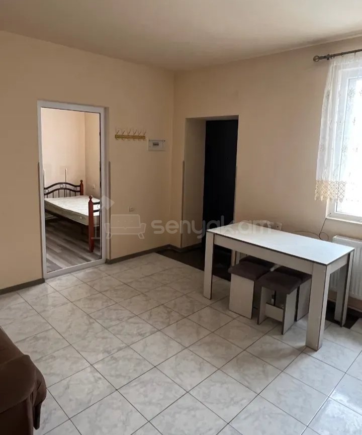 2 Սենյականոց Բնակարան Քարե Շենքում, 48քմ, 1/1 հարկ, Կապիտալ Վերանորոգված, Կահավորված, Արևկող