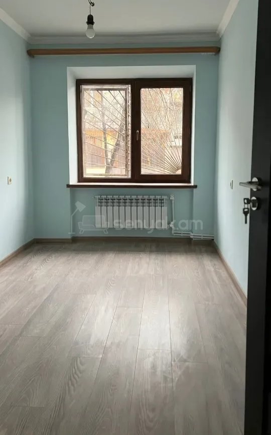 2 Սենյականոց Բնակարան Քարե Շենքում, 48քմ, 2/4 հարկ, Կապիտալ Վերանորոգված