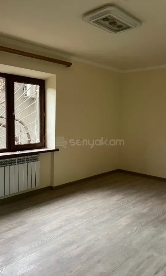 2 Սենյականոց Բնակարան Քարե Շենքում, 48քմ, 2/4 հարկ, Կապիտալ Վերանորոգված