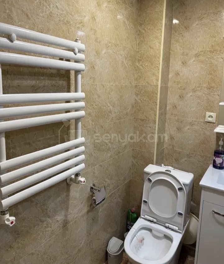 1 Սենյականոց Բնակարան Քարե Շենքում, 48քմ, 3/5 հարկ, Կապիտալ Վերանորոգված, Կահավորված