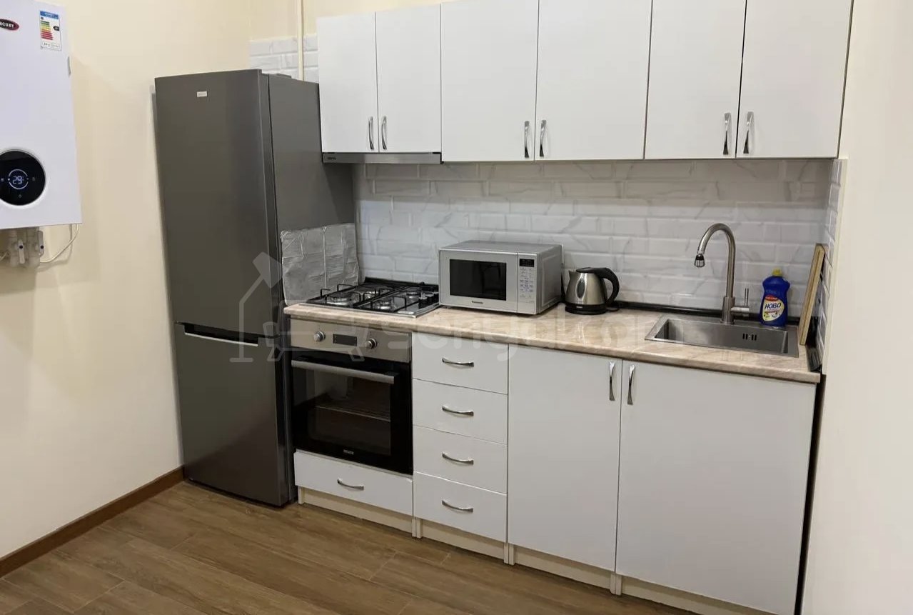 1 Սենյականոց Բնակարան Քարե Շենքում, 48քմ, 3/5 հարկ, Կապիտալ Վերանորոգված, Կահավորված