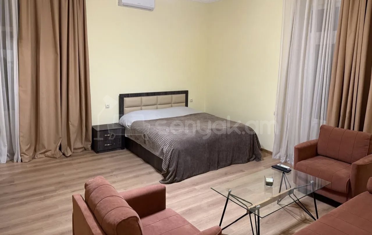 1 Սենյականոց Բնակարան Քարե Շենքում, 48քմ, 3/5 հարկ, Կապիտալ Վերանորոգված, Կահավորված