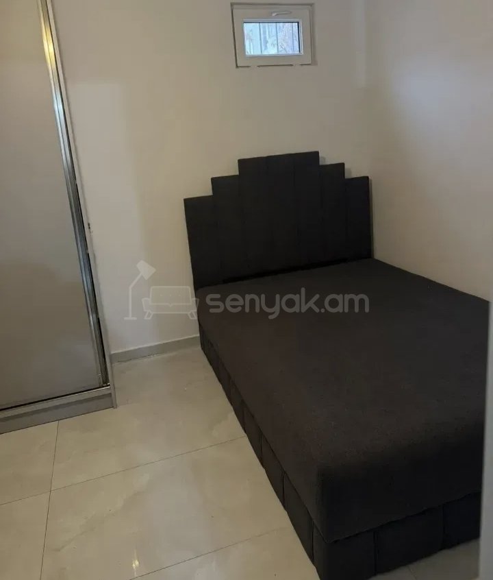 1 Սենյականոց Բնակարան Քարե Շենքում, 52քմ, 1/1 հարկ, Կապիտալ Վերանորոգված, Կահավորված