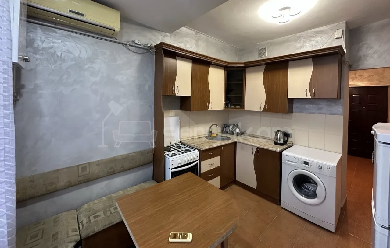 2 Սենյականոց Բնակարան Քարե Շենքում, 58քմ, 1/1 հարկ, Կապիտալ Վերանորոգված, Կահավորված