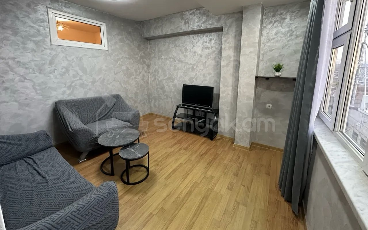 2 Սենյականոց Բնակարան Քարե Շենքում, 58քմ, 1/1 հարկ, Կապիտալ Վերանորոգված, Կահավորված