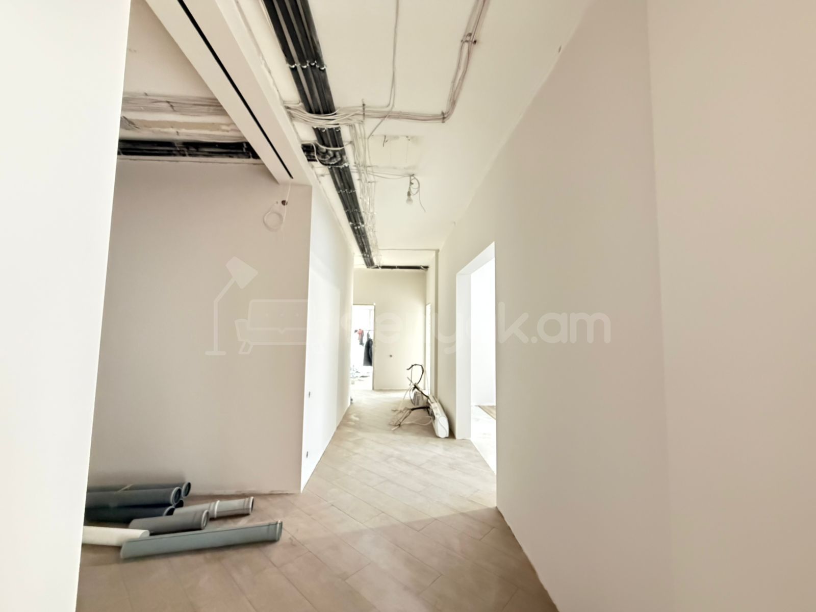 5 Սենյականոց Բնակարան Նորակառույցում, 247քմ, 3/15 հարկ, Դիզայներական Վերանորոգված