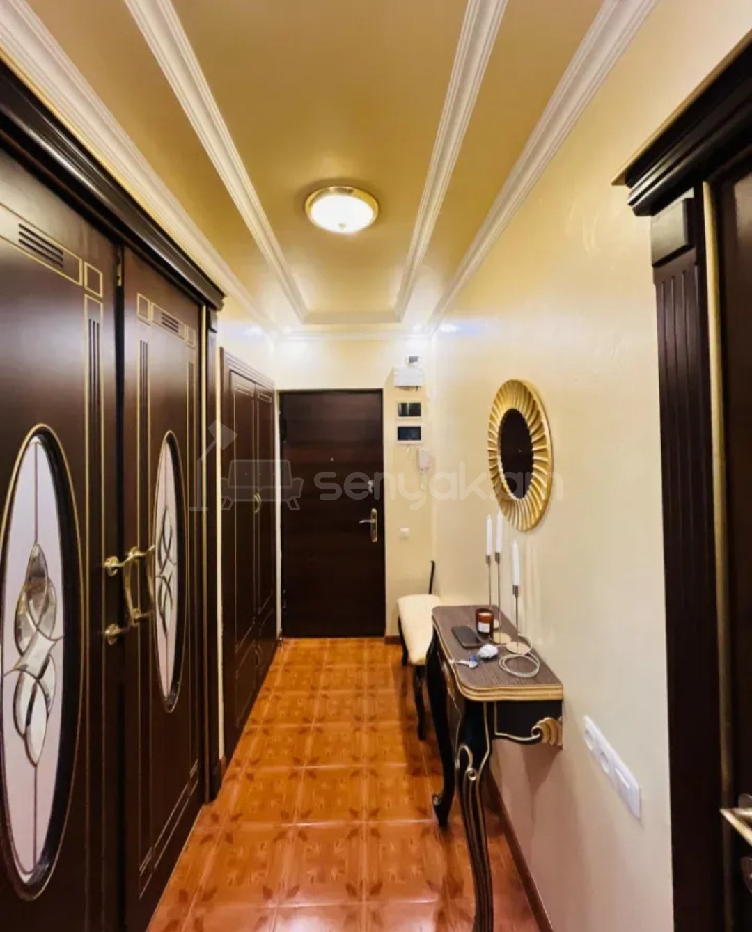 6 Սենյականոց Բնակարան Քարե Շենքում, 193քմ, 5/5 հարկ, Դիզայներական Վերանորոգված