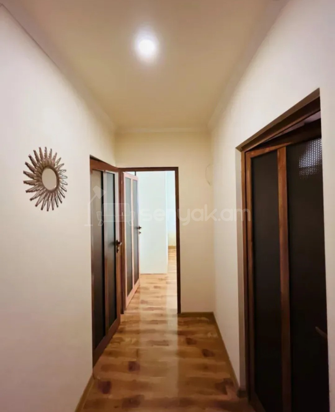 6 Սենյականոց Բնակարան Քարե Շենքում, 193քմ, 5/5 հարկ, Դիզայներական Վերանորոգված