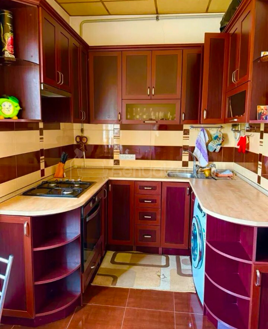 3 Սենյականոց Բնակարան Քարե Շենքում, 65քմ, 4/4 հարկ, Կապիտալ Վերանորոգված, Կահավորված