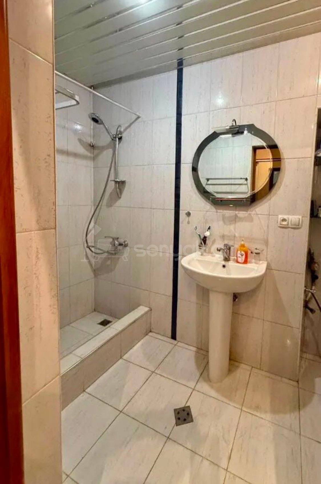 3 Սենյականոց Բնակարան Քարե Շենքում, 65քմ, 4/4 հարկ, Կապիտալ Վերանորոգված, Կահավորված