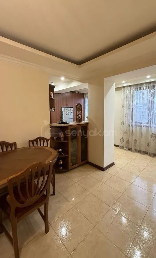 2 Սենյականոց Բնակարան Քարե Շենքում, 54քմ, 4/5 հարկ, Կապիտալ Վերանորոգված