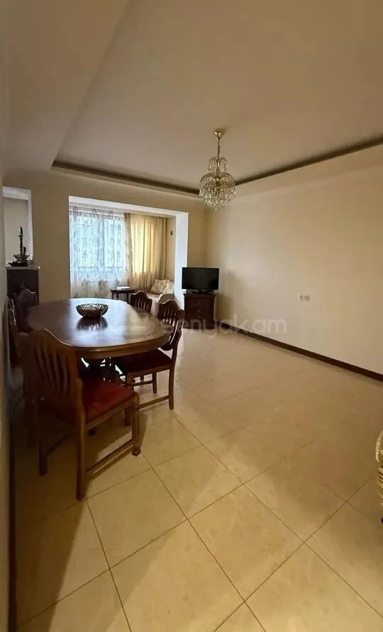 2 Սենյականոց Բնակարան Քարե Շենքում, 54քմ, 4/5 հարկ, Կապիտալ Վերանորոգված