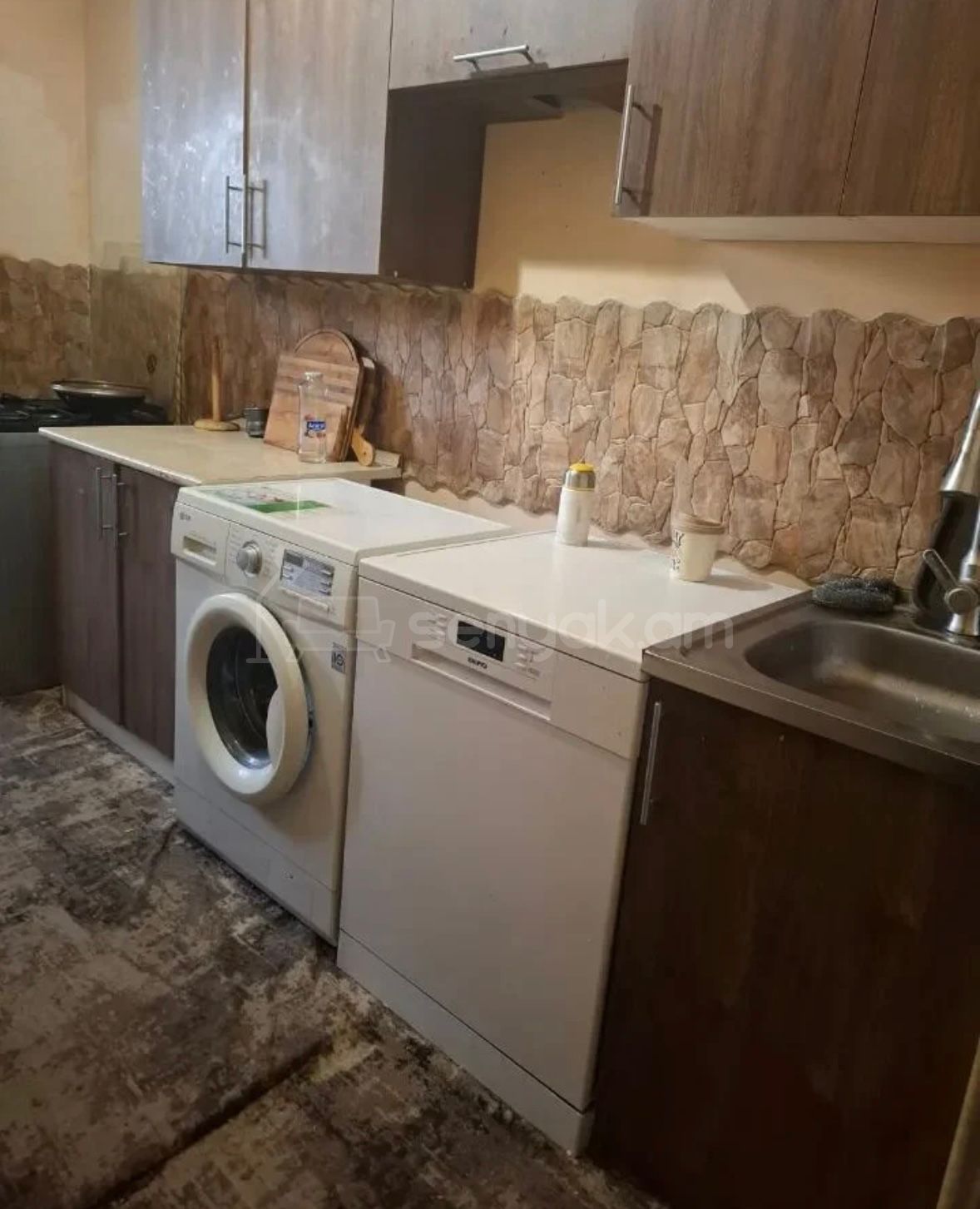 3 Սենյականոց Բնակարան, 120քմ, 1/9 հարկ, Նորմալ Վիճակում