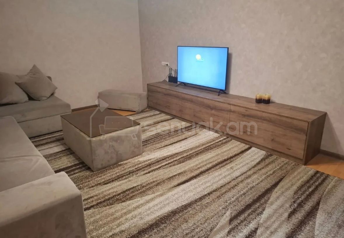 3 Սենյականոց Բնակարան, 120քմ, 1/9 հարկ, Նորմալ Վիճակում