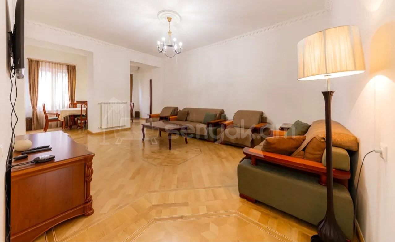 3 Սենյականոց Բնակարան Քարե Շենքում, 94քմ, 2/5 հարկ, Կապիտալ Վերանորոգված