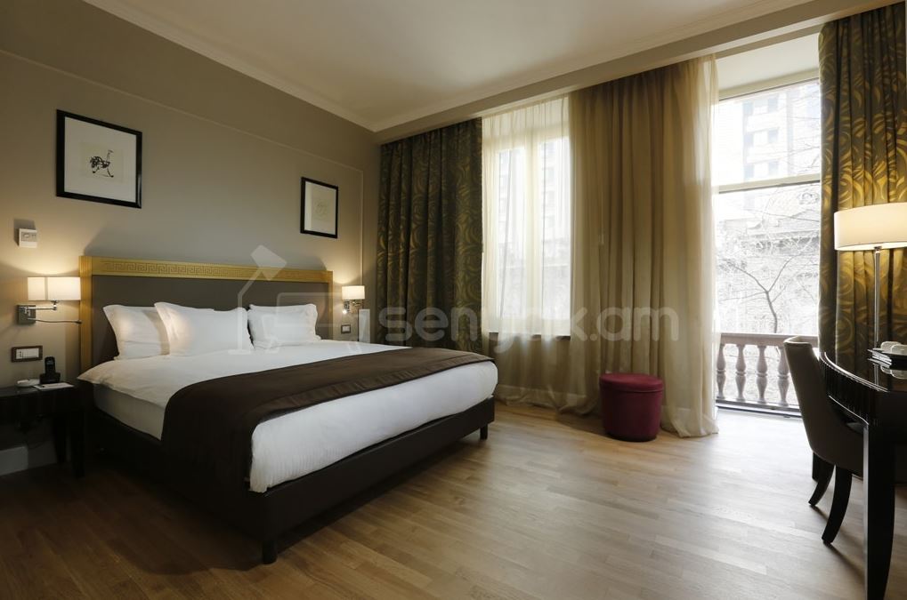 Շենք-Շինություն, 1190քմ