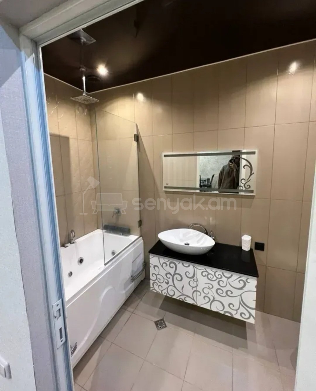 2 Սենյականոց Բնակարան Քարե Շենքում, 55քմ, 1/4 հարկ, Կապիտալ Վերանորոգված, Կահավորված