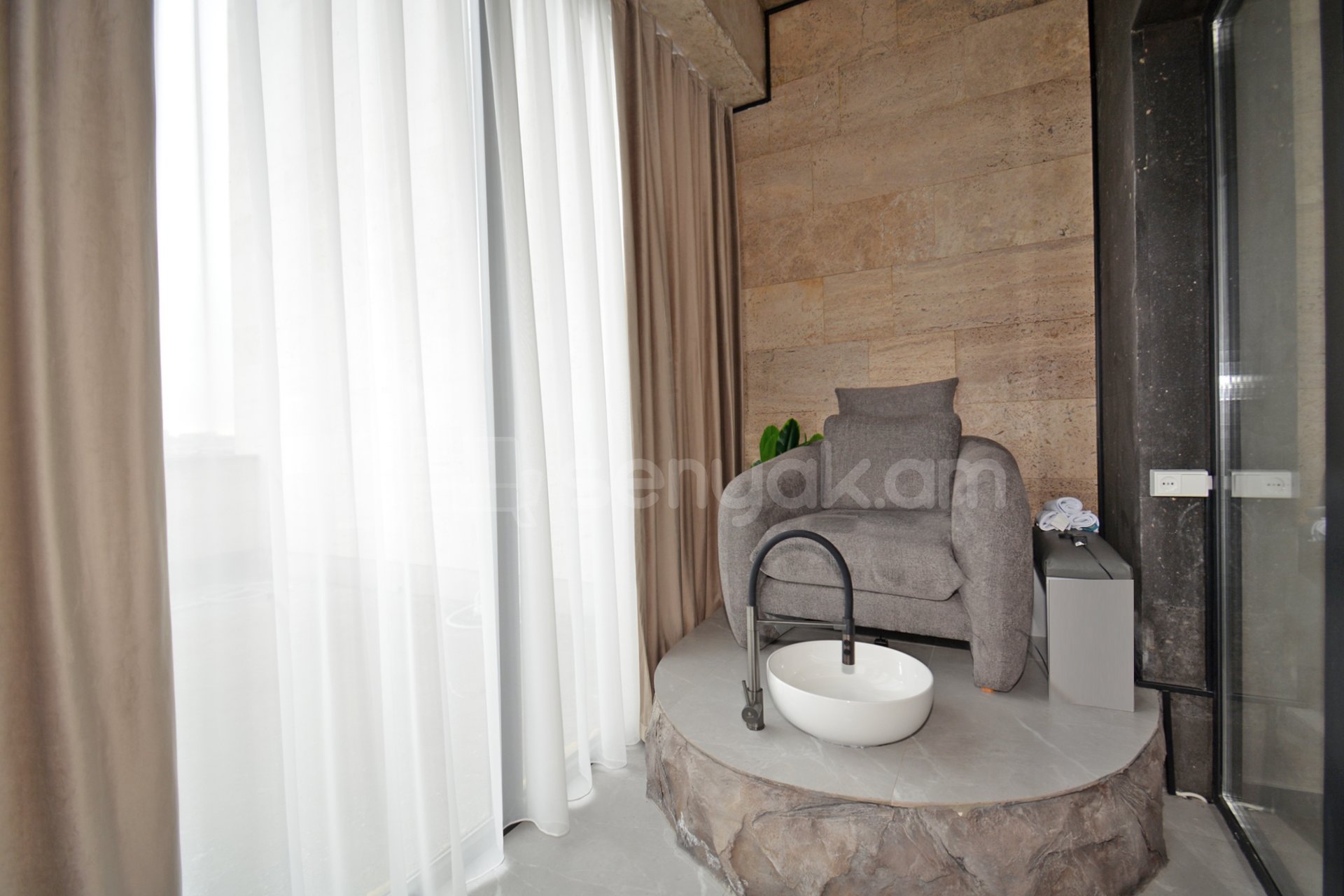 Նորակառույց Սպասարկման Տարածք, 90քմ