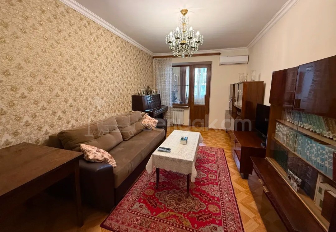 3 Սենյականոց Բնակարան Քարե Շենքում, 65քմ, 5/5 հարկ, Կապիտալ Վերանորոգված