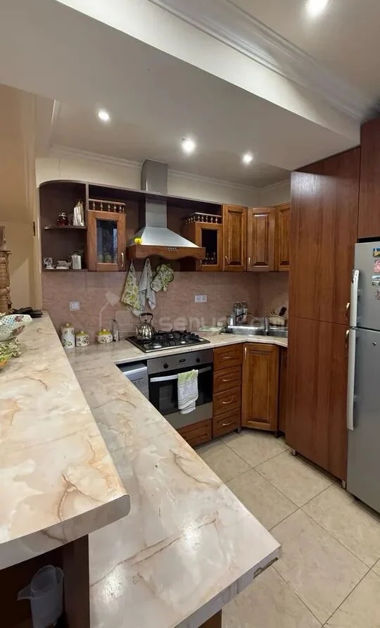 2 Սենյականոց Բնակարան Քարե Շենքում, 54քմ, 4/5 հարկ, Կապիտալ Վերանորոգված