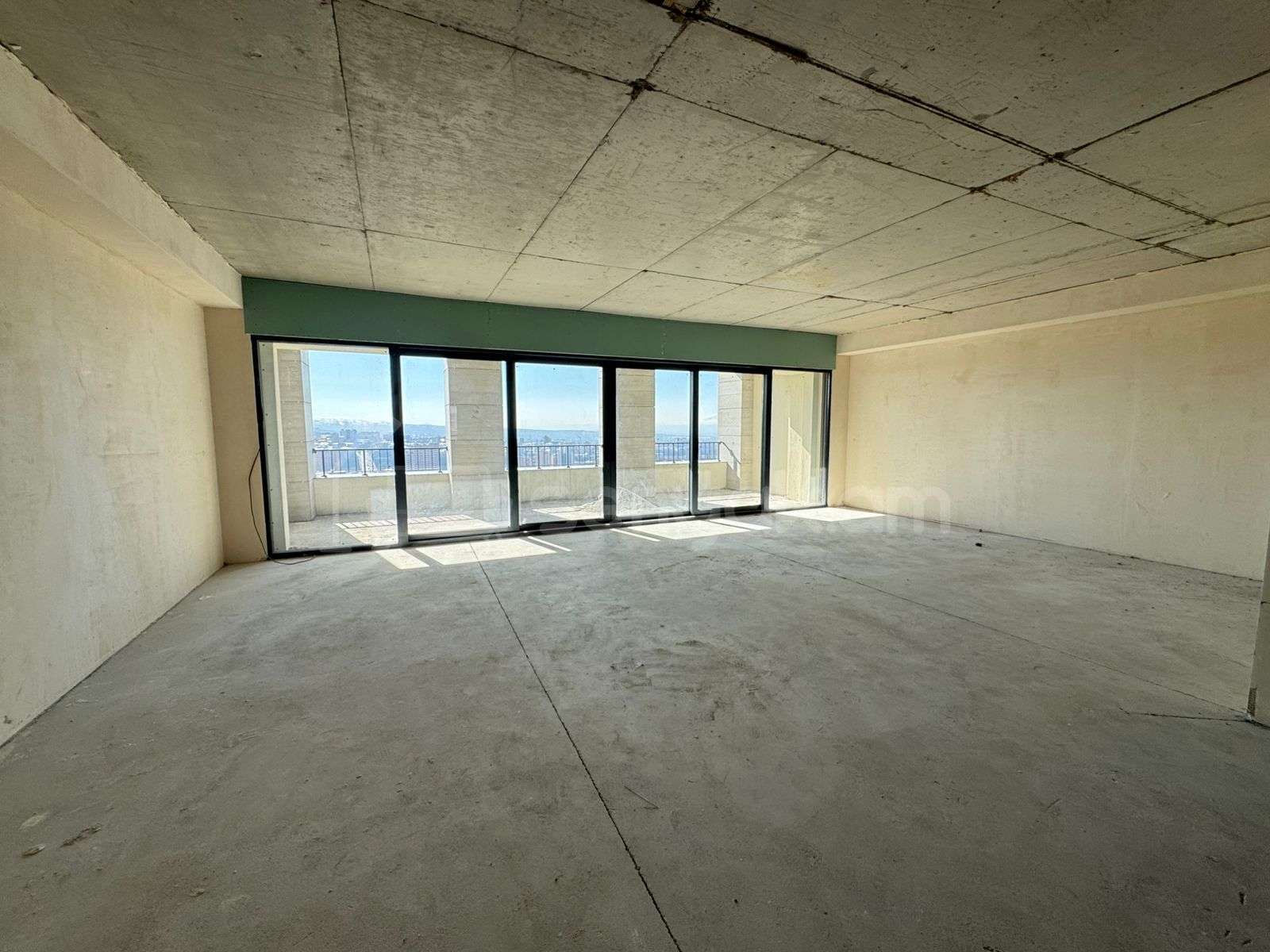 4 Սենյականոց Բնակարան Նորակառույցում, 220քմ, 18/22 հարկ, Զրոյական Վիճակում