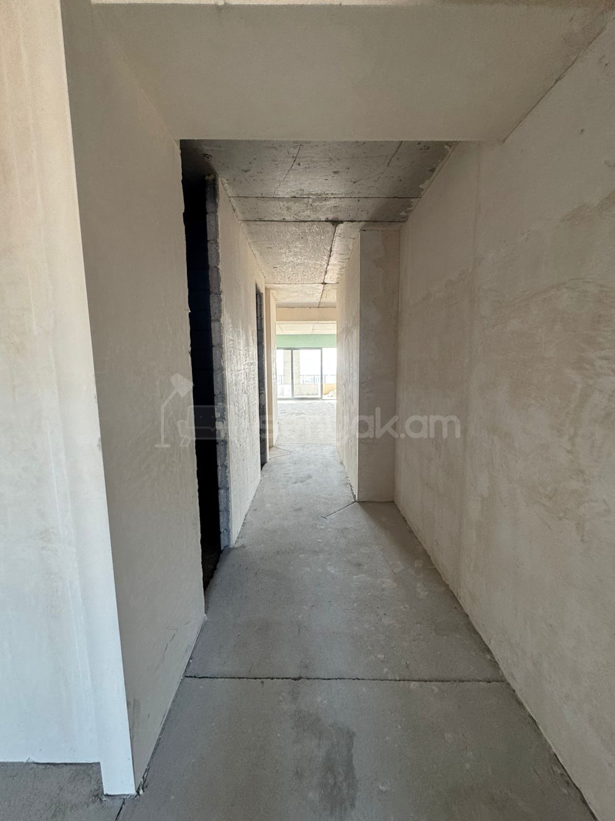 4 Սենյականոց Բնակարան Նորակառույցում, 220քմ, 18/22 հարկ, Զրոյական Վիճակում