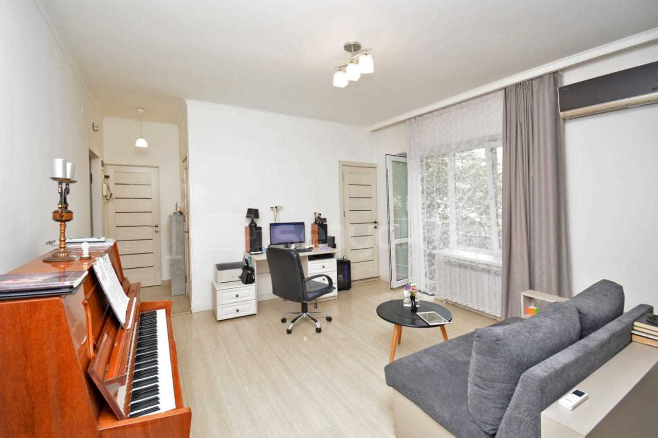 2 Սենյականոց Բնակարան Քարե Շենքում, 52քմ, 2/3 հարկ, Կապիտալ Վերանորոգված