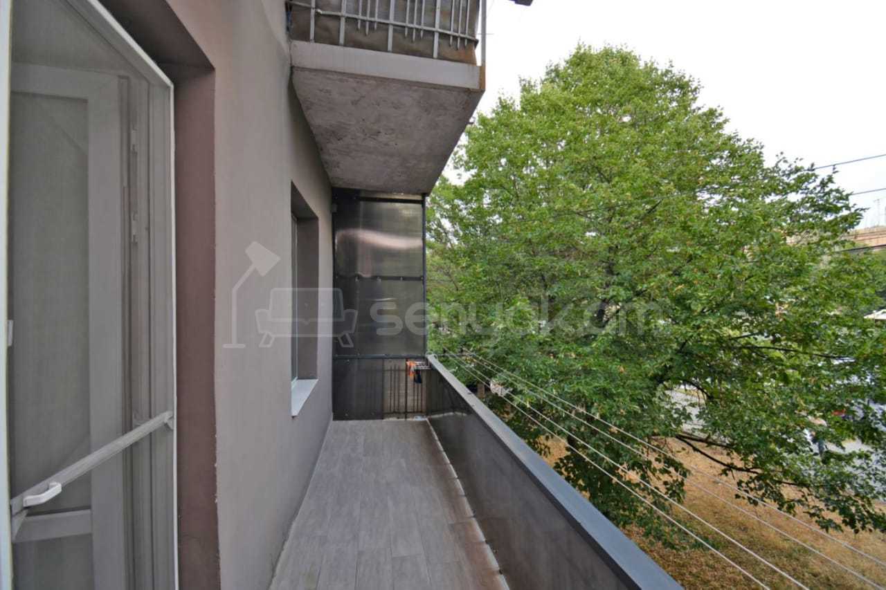 2 Սենյականոց Բնակարան Քարե Շենքում, 52քմ, 2/3 հարկ, Կապիտալ Վերանորոգված