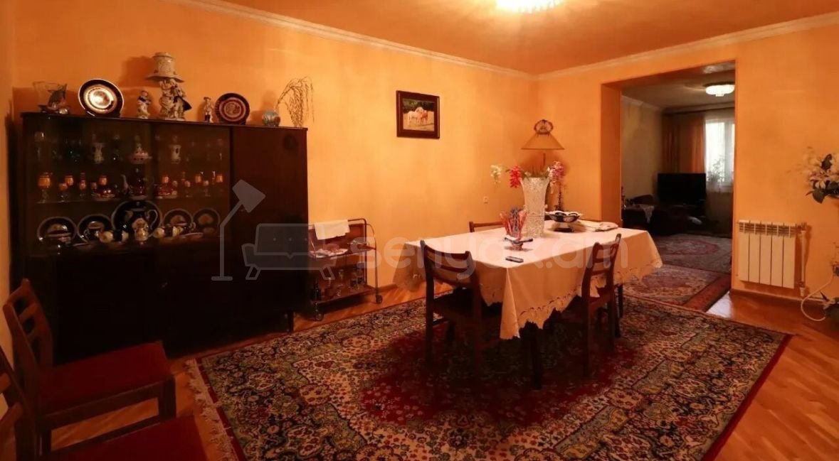 5 Սենյականոց Բնակարան Քարե Շենքում, 102քմ, 5/5 հարկ, Կոսմետիկ Վերանորոգված