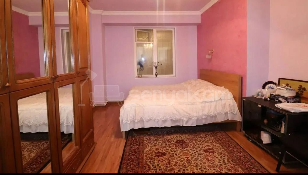 5 Սենյականոց Բնակարան Քարե Շենքում, 102քմ, 5/5 հարկ, Կոսմետիկ Վերանորոգված