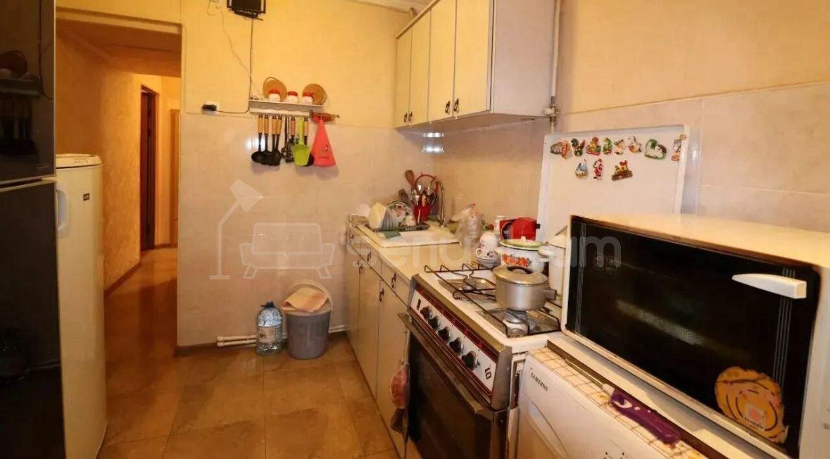 5 Սենյականոց Բնակարան Քարե Շենքում, 102քմ, 5/5 հարկ, Կոսմետիկ Վերանորոգված