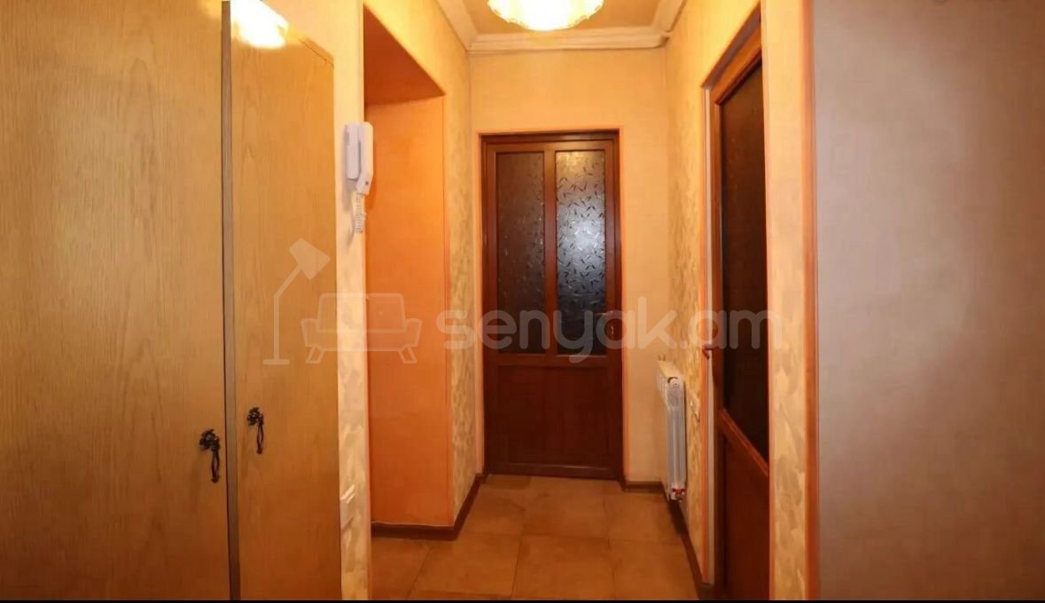 5 Սենյականոց Բնակարան Քարե Շենքում, 102քմ, 5/5 հարկ, Կոսմետիկ Վերանորոգված