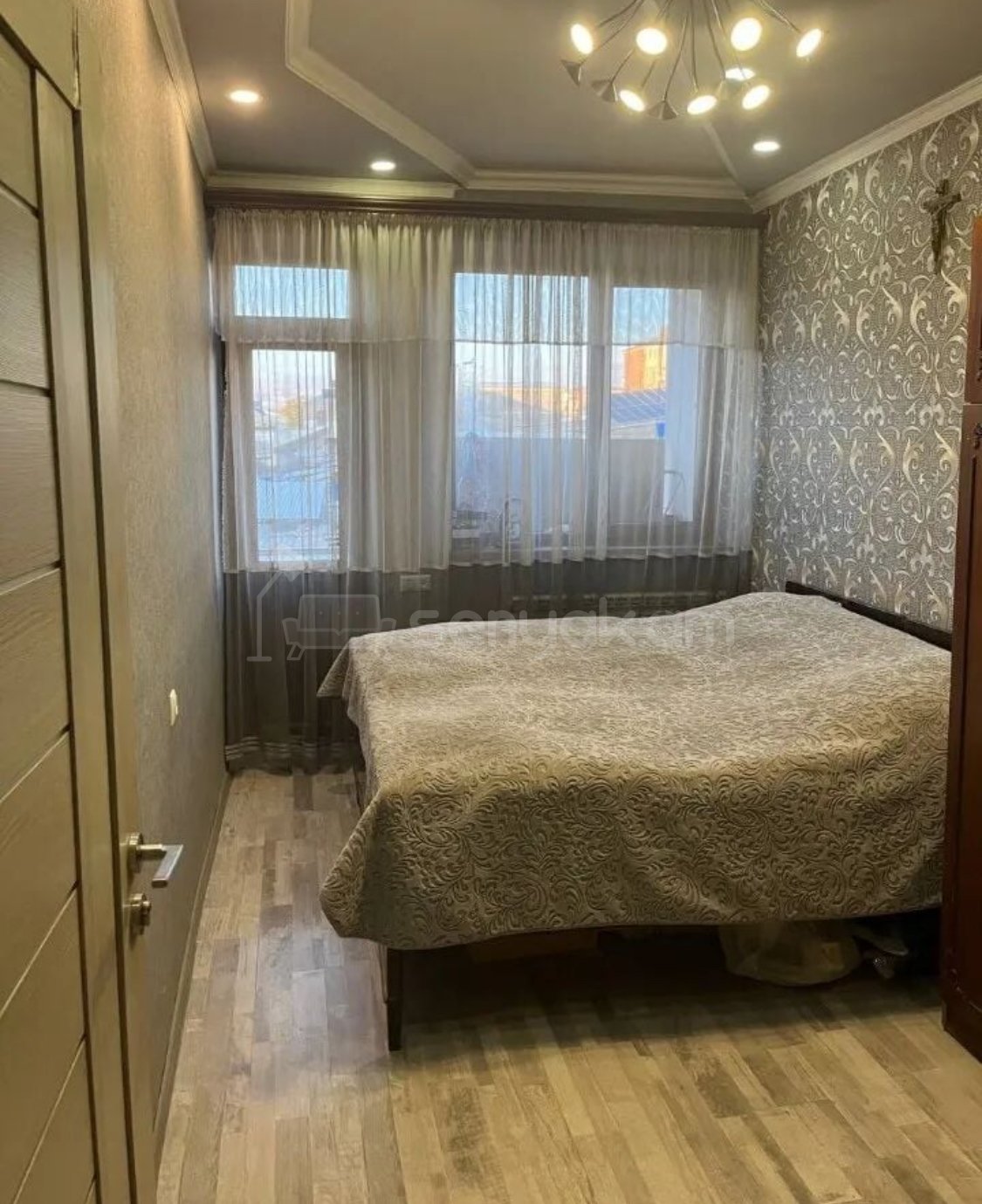 3 Սենյականոց Բնակարան Քարե Շենքում, 70քմ, 2/5 հարկ, Դիզայներական Վերանորոգված