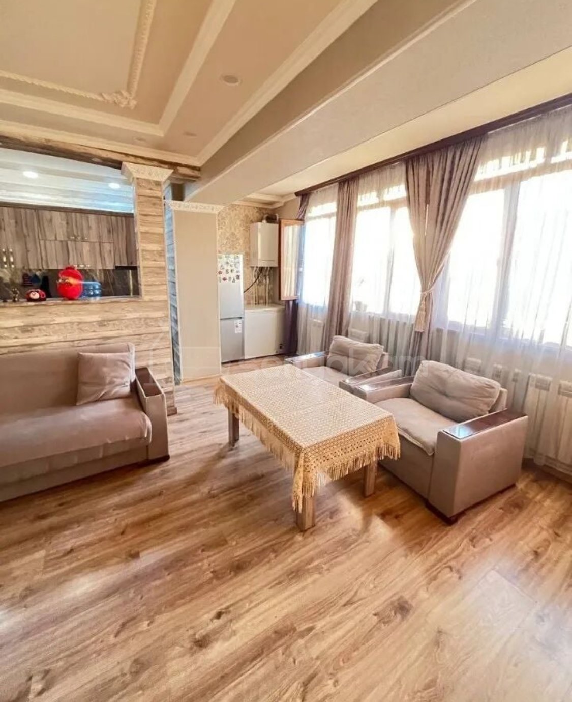 3 Սենյականոց Բնակարան Քարե Շենքում, 70քմ, 2/5 հարկ, Դիզայներական Վերանորոգված