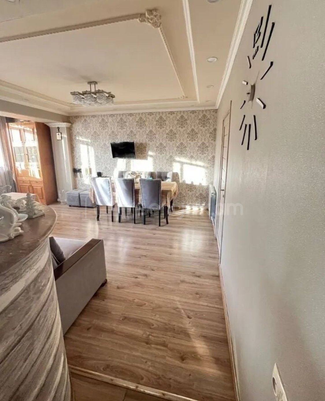 3 Սենյականոց Բնակարան Քարե Շենքում, 70քմ, 2/5 հարկ, Դիզայներական Վերանորոգված