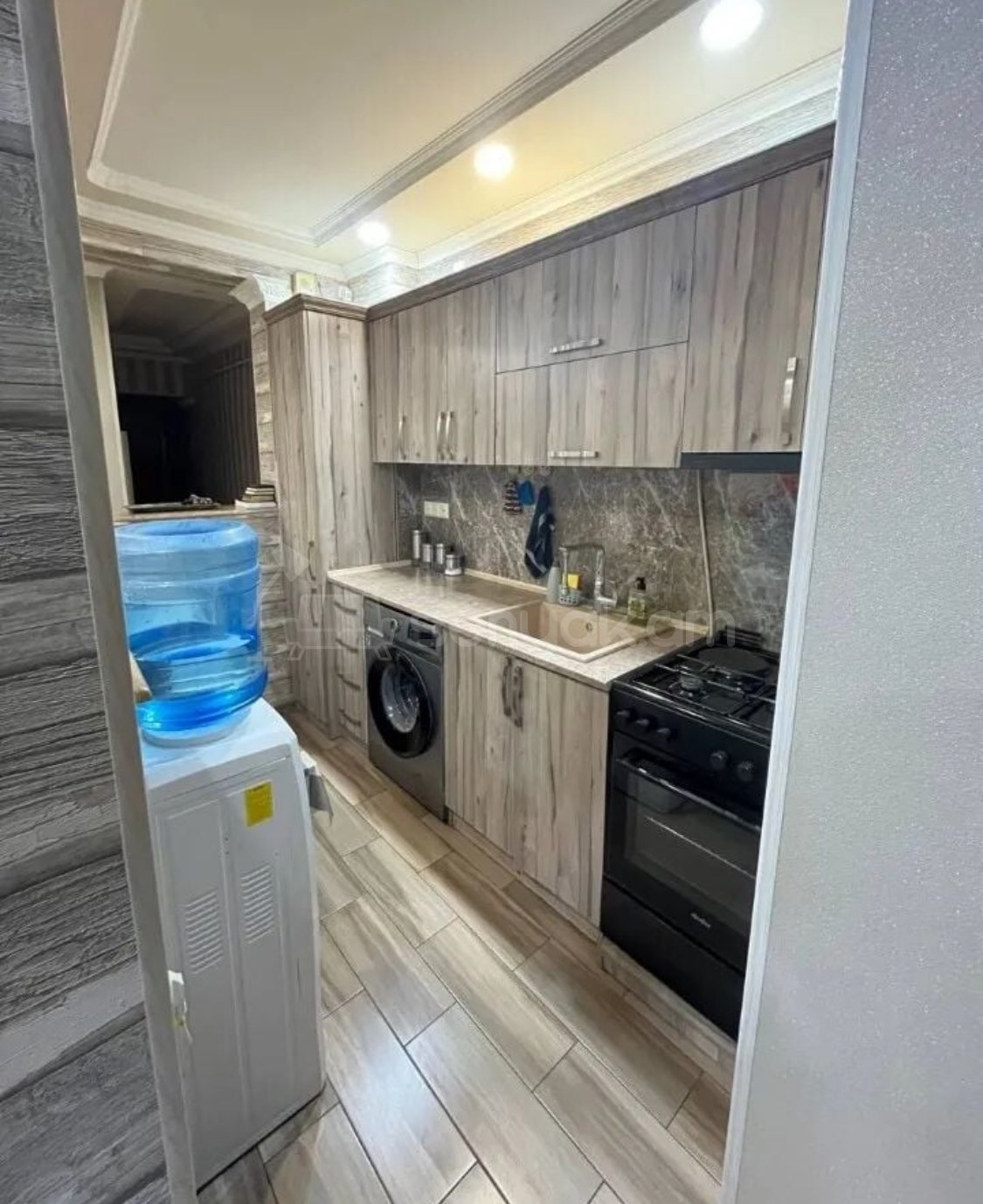 3 Սենյականոց Բնակարան Քարե Շենքում, 70քմ, 2/5 հարկ, Դիզայներական Վերանորոգված