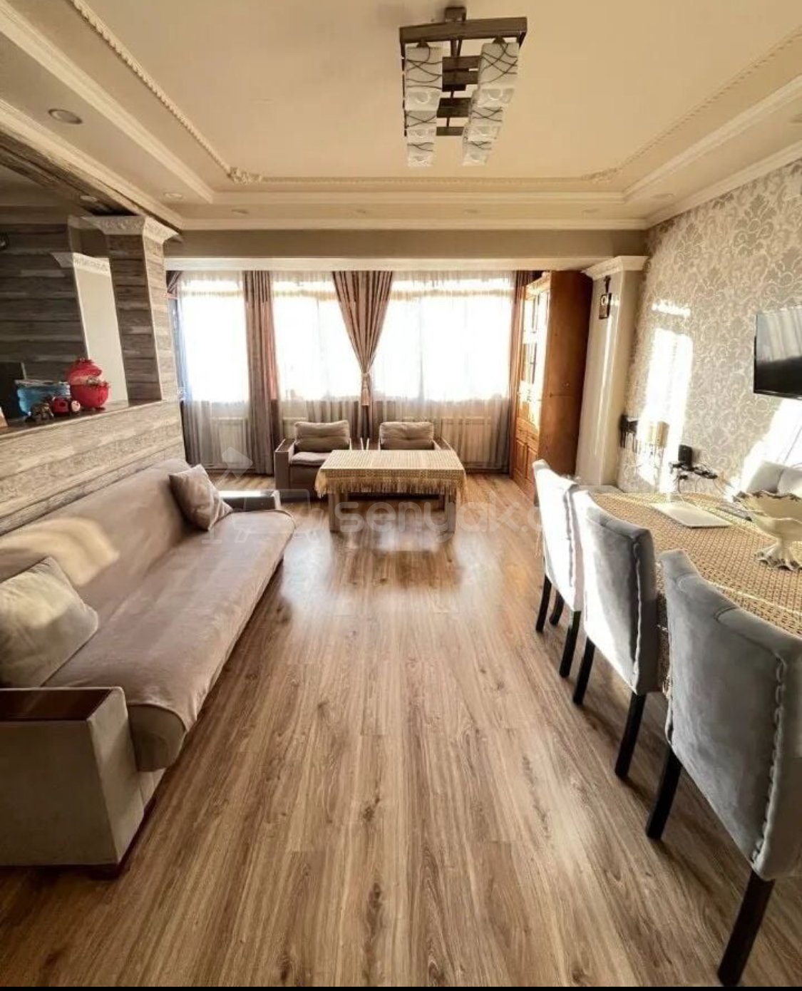 3 Սենյականոց Բնակարան Քարե Շենքում, 70քմ, 2/5 հարկ, Դիզայներական Վերանորոգված