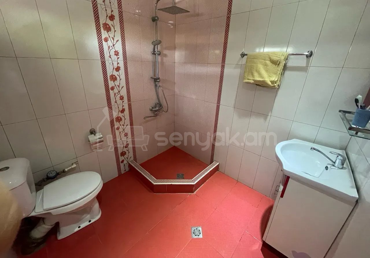 3 Սենյականոց Սեփական Տուն, 140քմ, Նորմալ Վիճակում, Ավտոտնակով