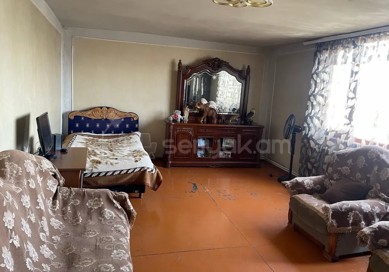 3 Սենյականոց Սեփական Տուն, 140քմ, Նորմալ Վիճակում, Ավտոտնակով