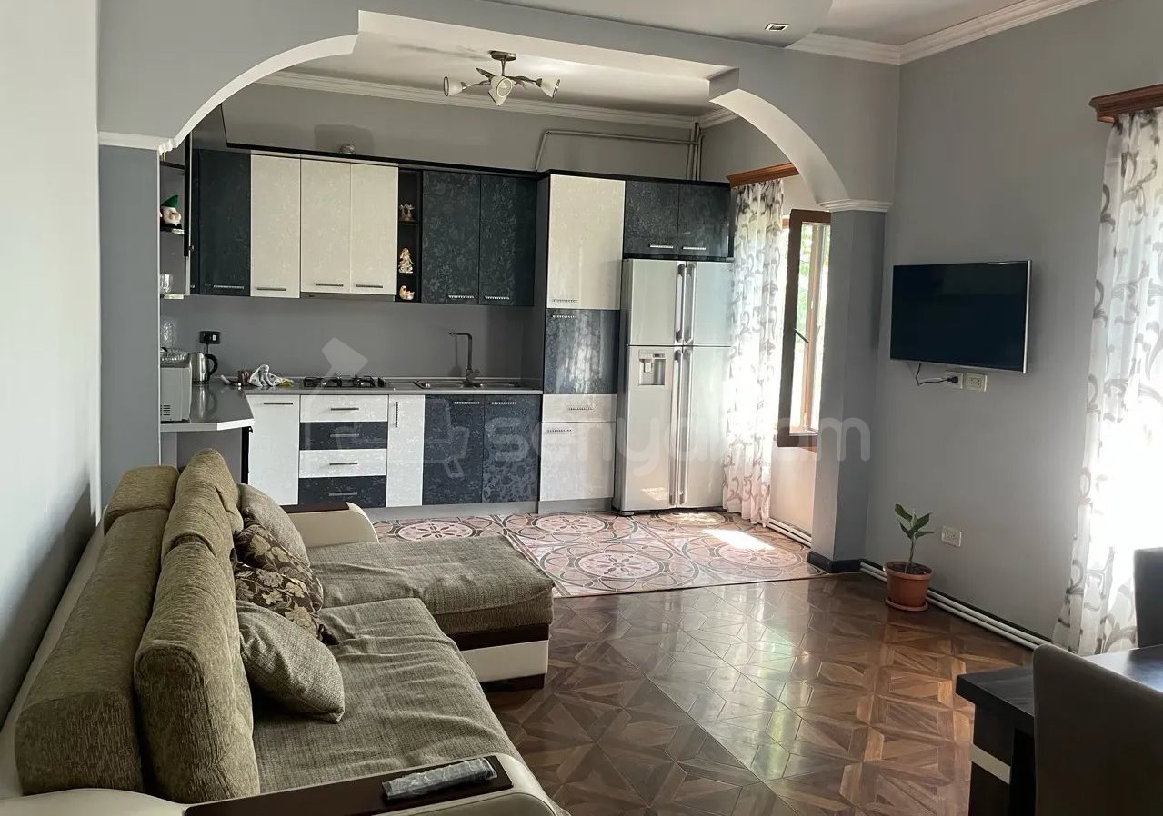 3 Սենյականոց Սեփական Տուն, 140քմ, Նորմալ Վիճակում, Ավտոտնակով