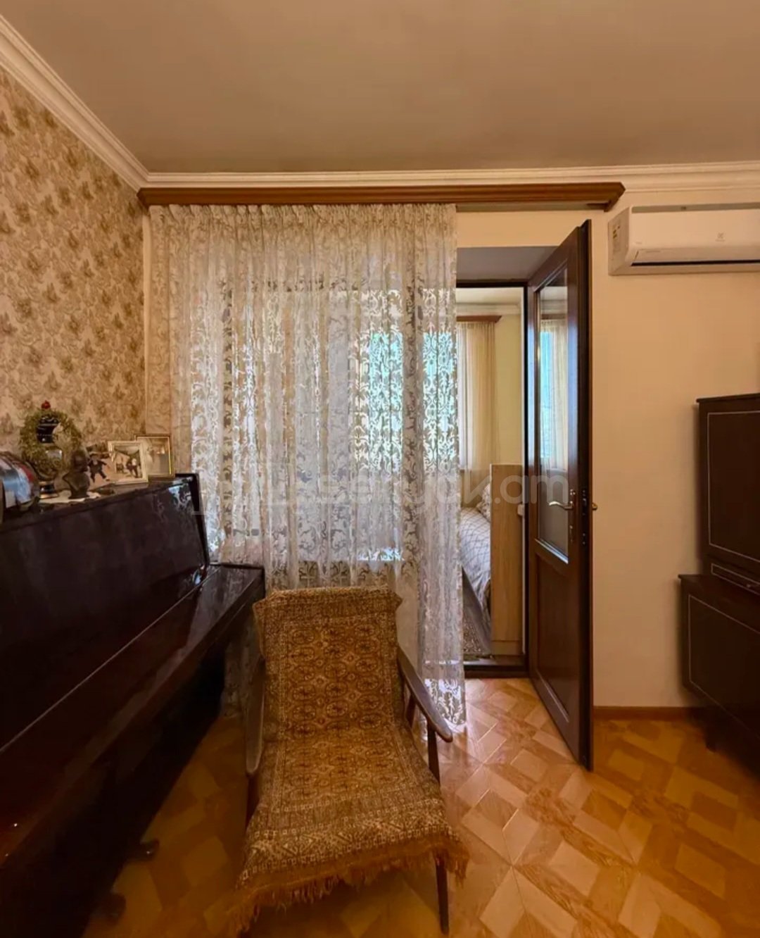 3 Սենյականոց Բնակարան Քարե Շենքում, 65քմ, 5/5 հարկ, Կապիտալ Վերանորոգված