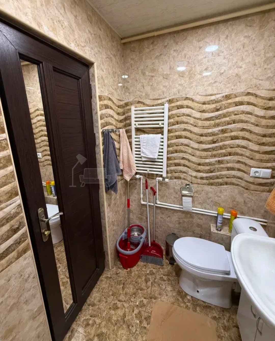 3 Սենյականոց Բնակարան Քարե Շենքում, 65քմ, 5/5 հարկ, Կապիտալ Վերանորոգված